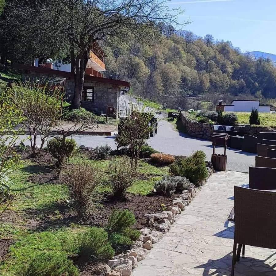 B&B Zlatna Nit 보산스카 크루파 외부 사진