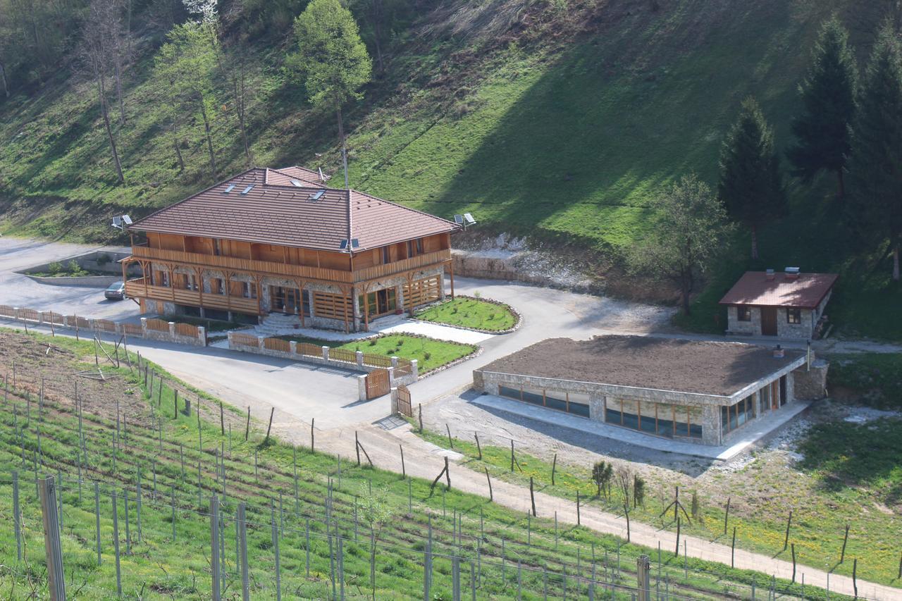 B&B Zlatna Nit 보산스카 크루파 외부 사진