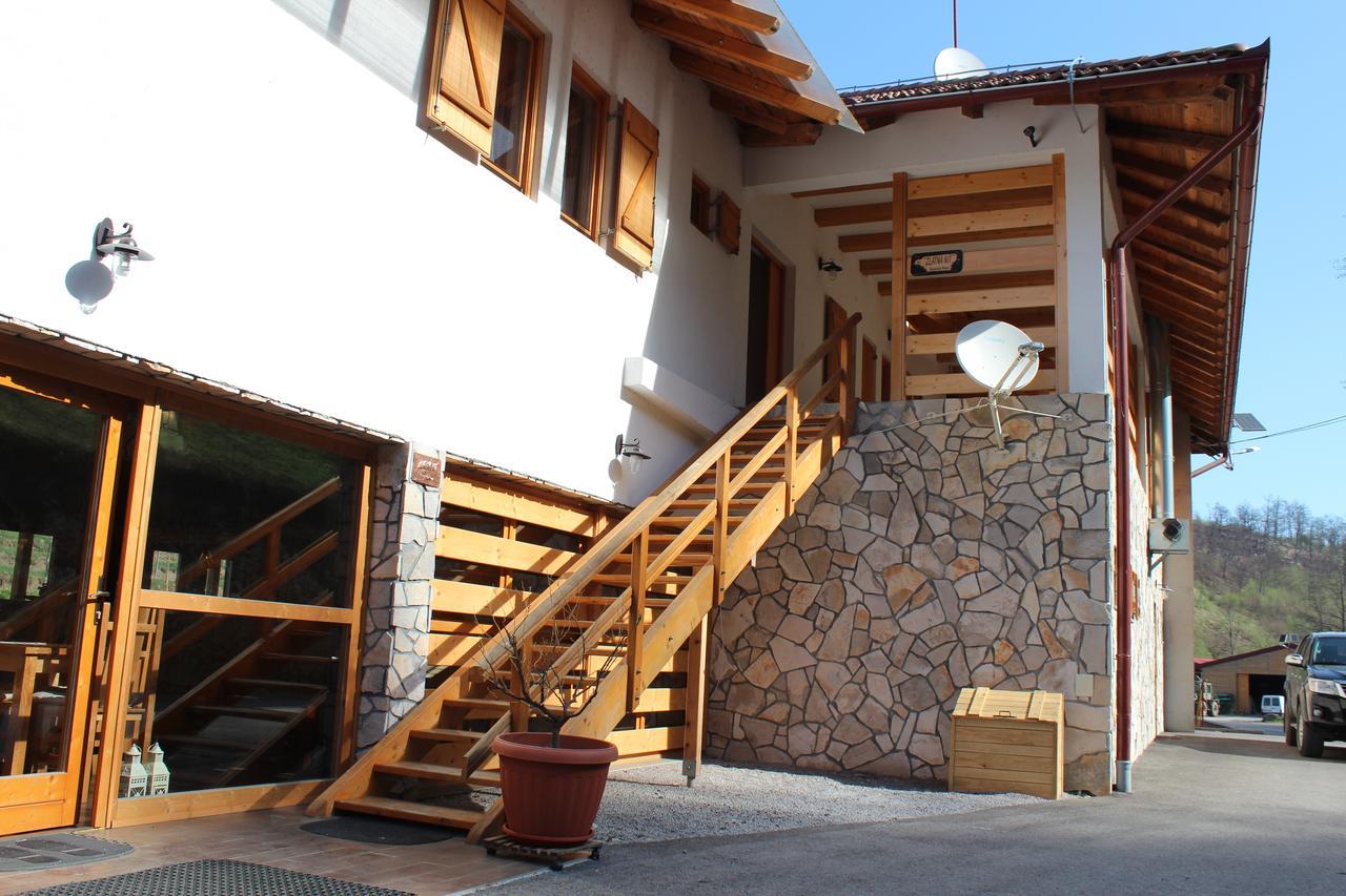 B&B Zlatna Nit 보산스카 크루파 외부 사진