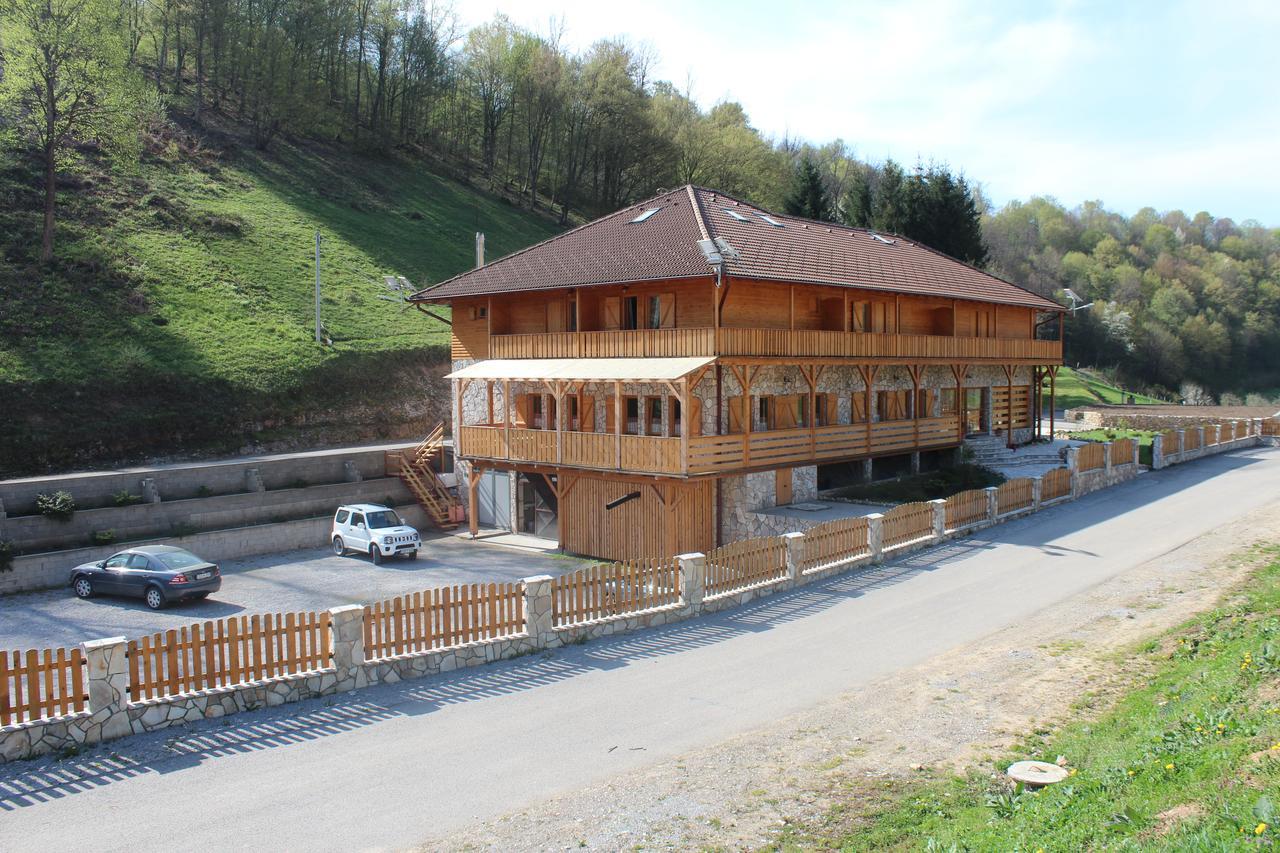 B&B Zlatna Nit 보산스카 크루파 외부 사진